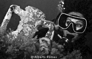 Portrait of she diver and an ancien anphora by Alberto Romeo 